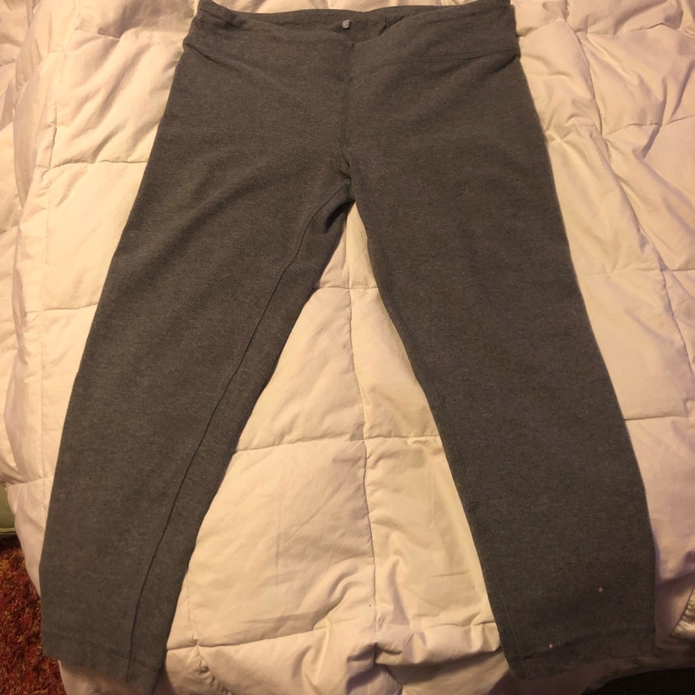 Grey cropped leggings